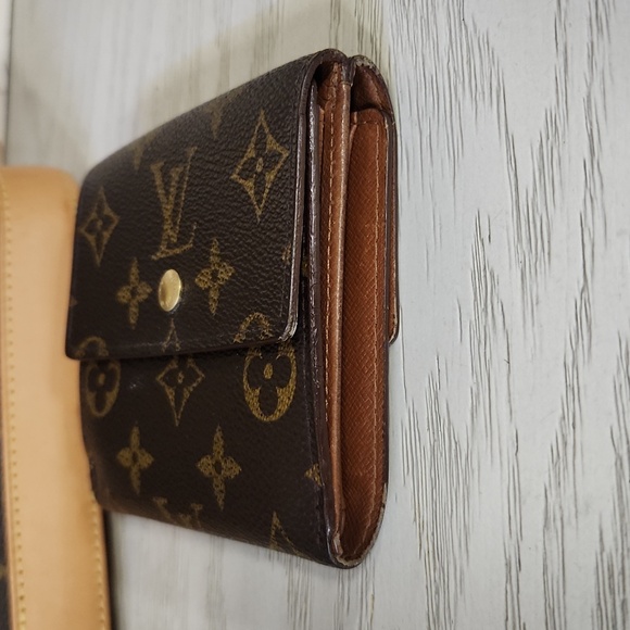 AUTHENTIC Louis Vuitton  Small Wallet - Picture 6 of 16